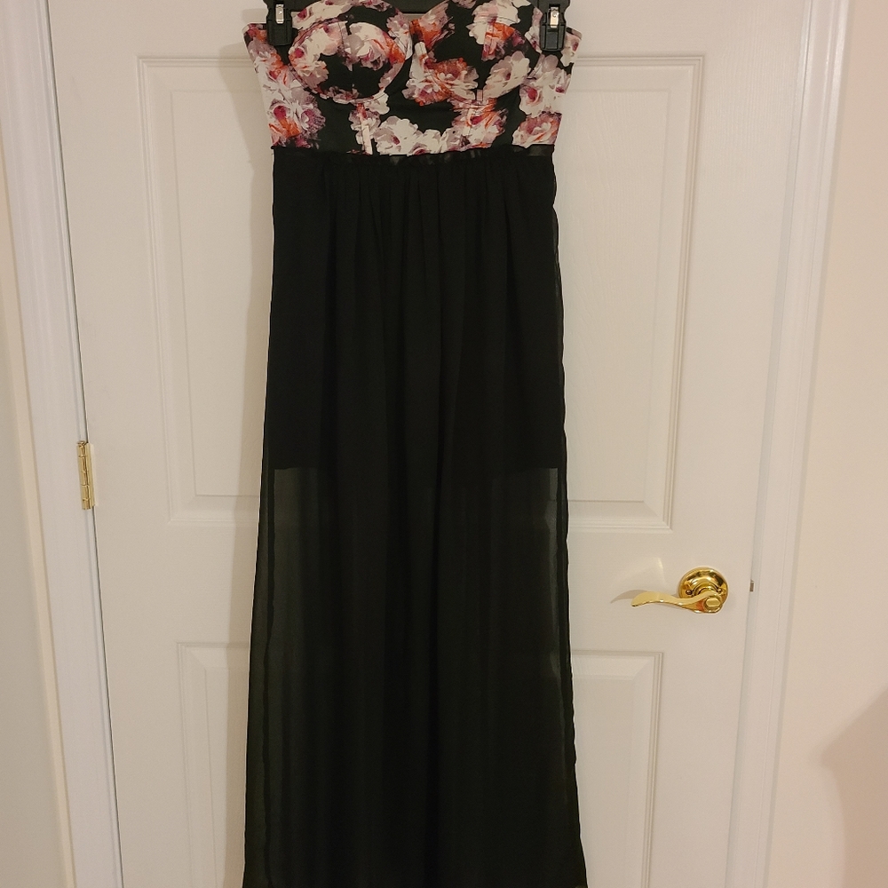 Straplesa dress